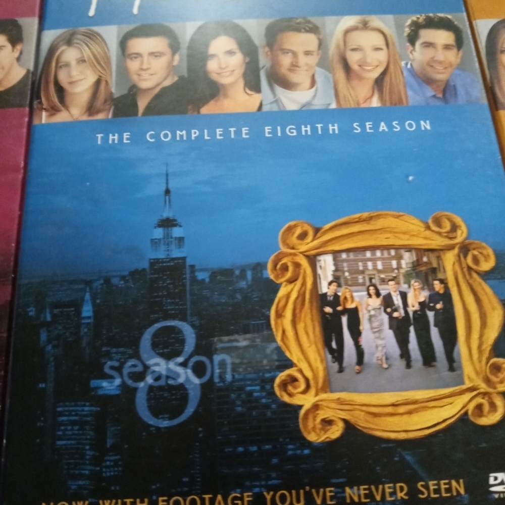 PREOWNED friends complete series 10 seasons 1 2 3 4 5 6 7 8 9 10 - Picture 8 of 10